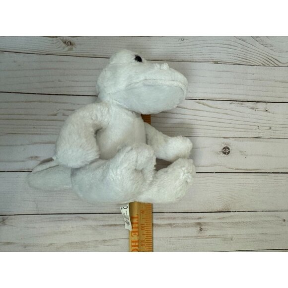 The Petting Zoo 2015 White Crocodile Plush Stuffed Animal Toy - Picture 10 of 11
